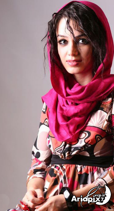 مونا برزویی
