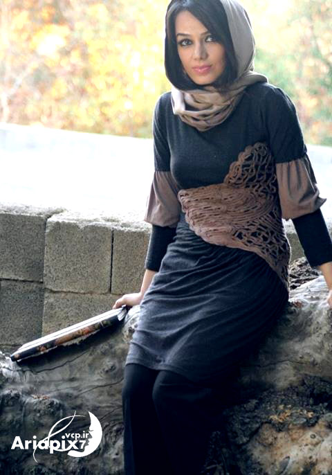 مونا برزویی