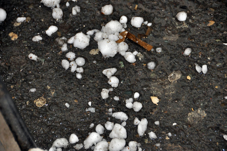 تگرگ در شهریار