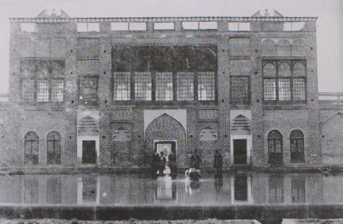 http://s3.picofile.com/file/7375982896/bag_i_shumal_sarayi.jpg
