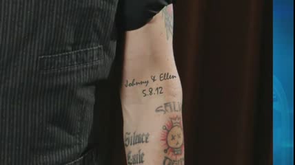 Johnny_Depp_Doesn_t_Dance_004685_22_12_17_.jpg