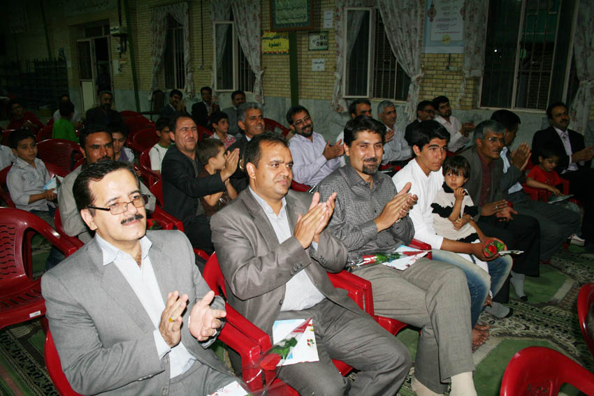 http://s3.picofile.com/file/7396804729/2.jpg