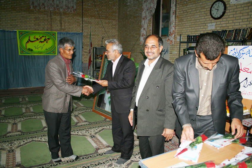 http://s3.picofile.com/file/7396805371/5.jpg