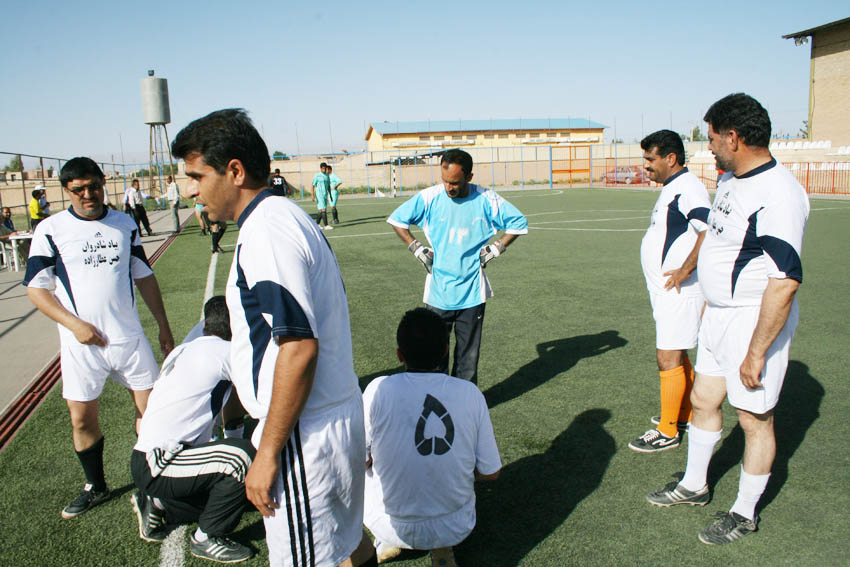 http://s3.picofile.com/file/7396808923/2.jpg