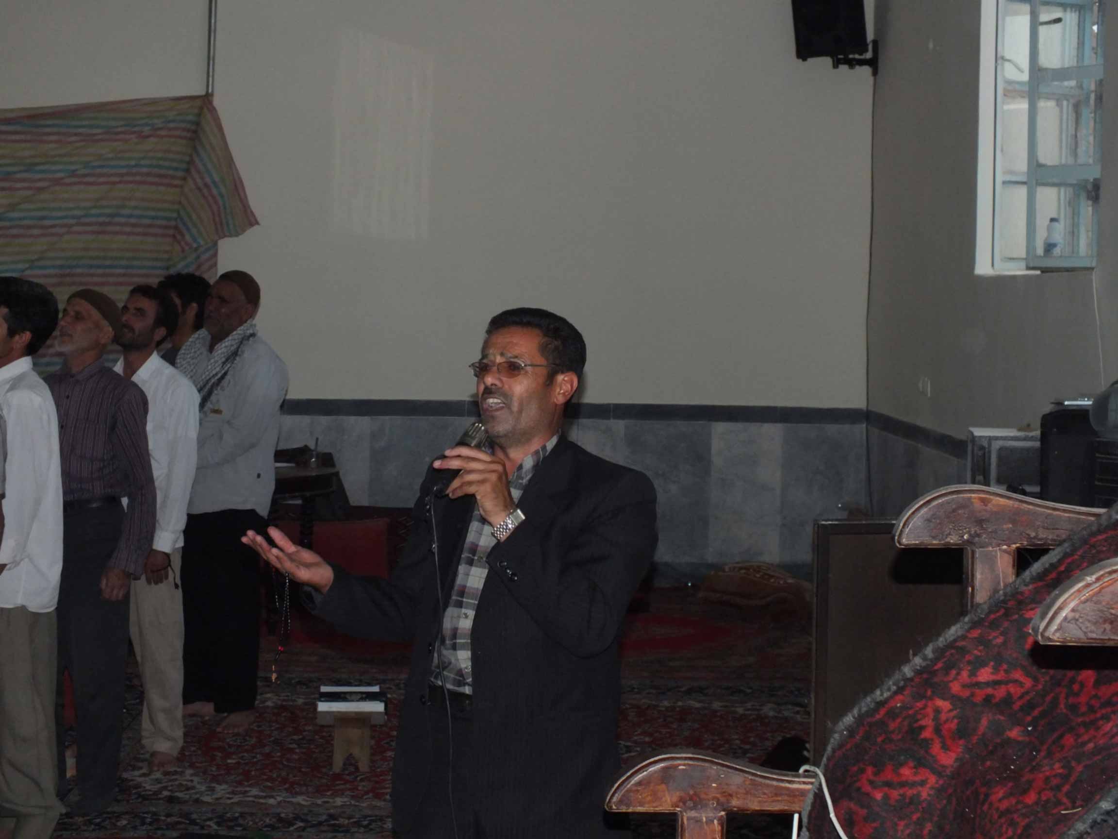 http://s3.picofile.com/file/7406129351/etekaf3.jpg