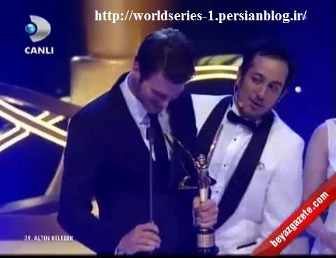 http://s3.picofile.com/file/7410365585/20120611_289352_kivanc_tatlitug_altin_kelebekte_en_iyi_erkek_oyuncu_odulunu_aldi_4.jpg
