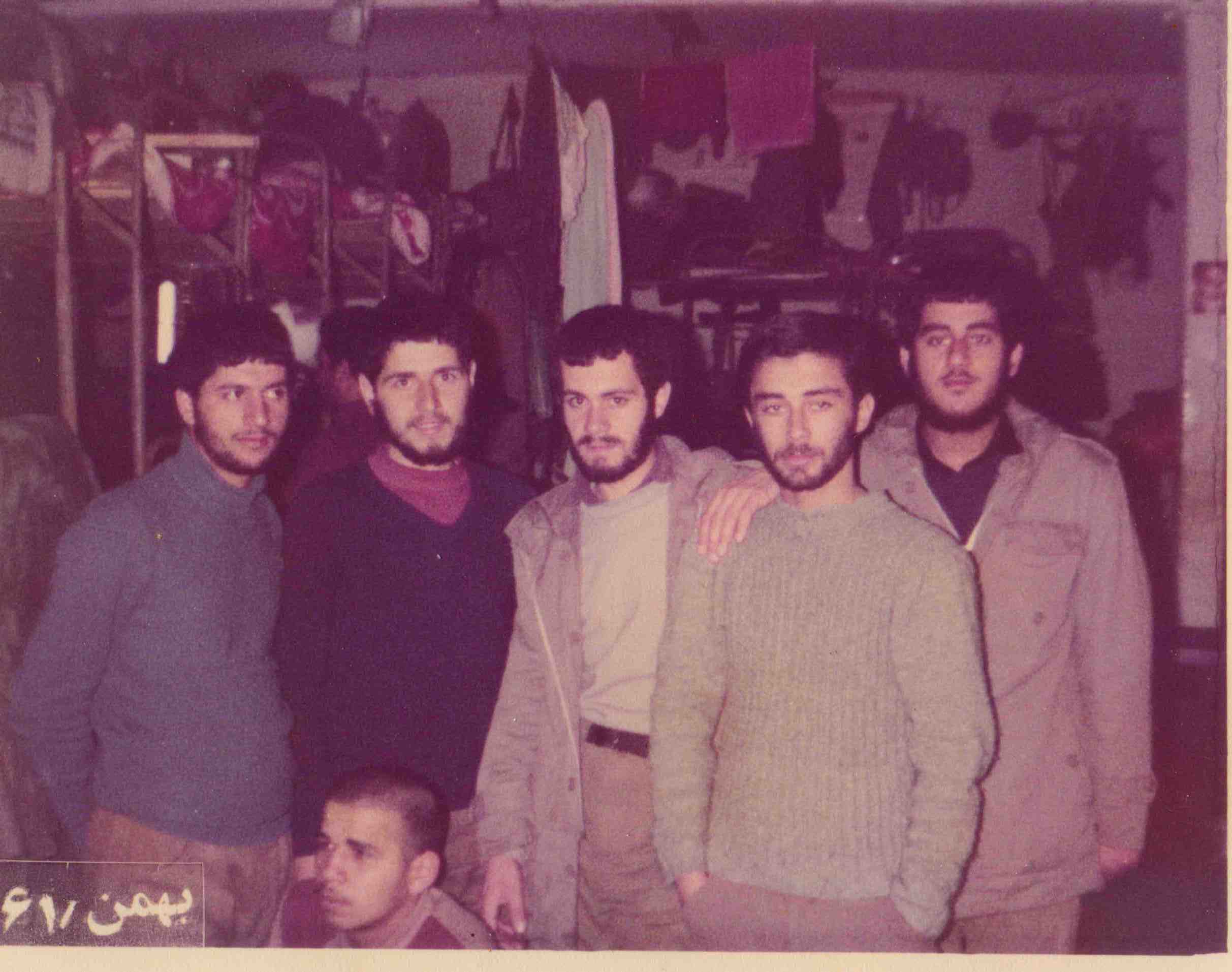 http://s3.picofile.com/file/7416228816/m2323.jpg