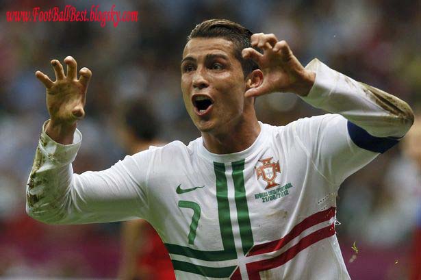 http://s3.picofile.com/file/7416250749/Cristiano_Ronaldo_celebrates_after_scoring_a_goal_against_Czech_Republic.jpg