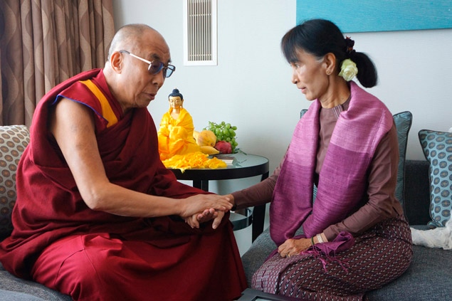 [تصویر: Aung_San_Suu_Kyi_Dalai_Lama.jpg]