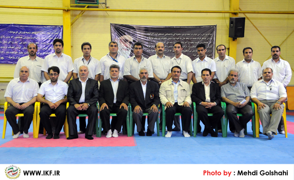 http://s3.picofile.com/file/7448157090/DSC_3995.jpg