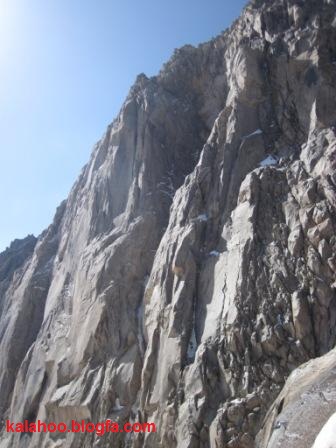 دیواره علم کوه