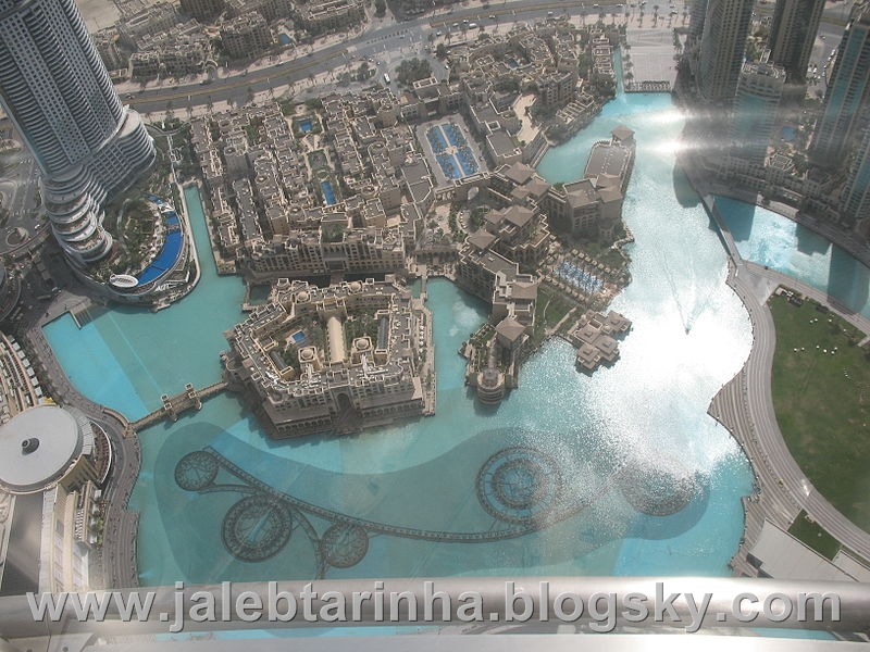 http://s3.picofile.com/file/7479589137/800px_Dubai_Fountain_from_At_The_Top_of_Burj_Khalifa.jpg