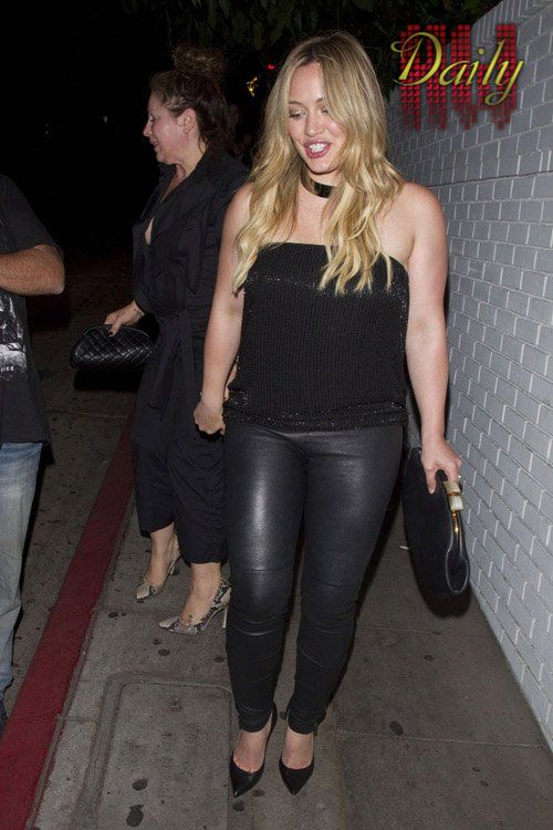 [تصویر:  hilary_duff_090212_13_.jpg]