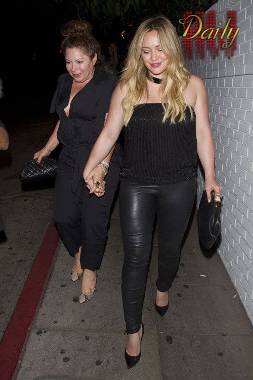 [تصویر:  hilary_duff_090212_11_.jpg]