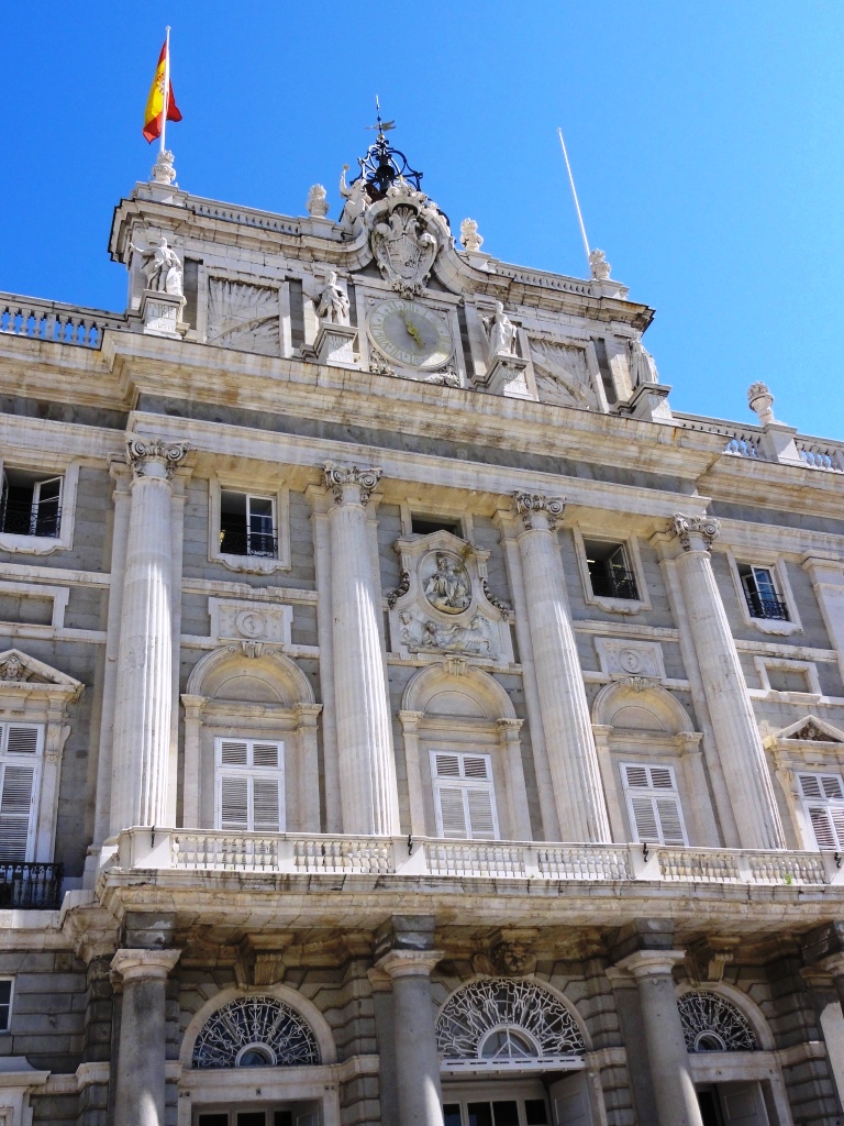 http://s3.picofile.com/file/7491599458/024.jpg