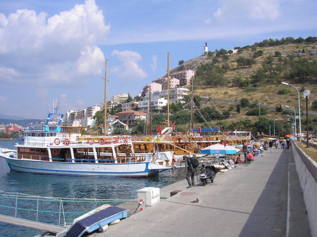 http://s3.picofile.com/file/7494071177/P1011655.jpg