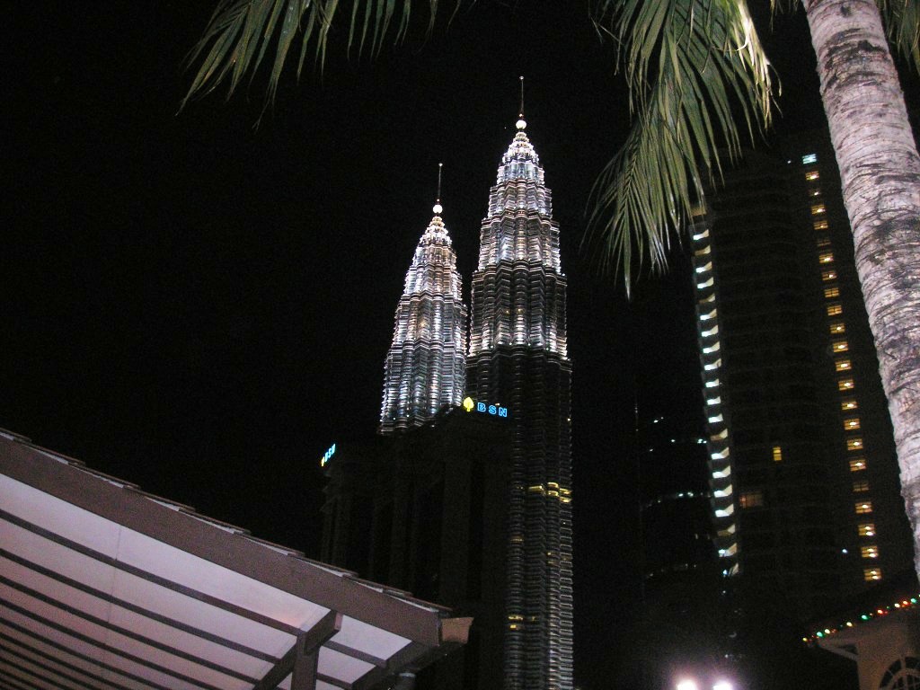 http://s3.picofile.com/file/7494098816/P1020791.jpg