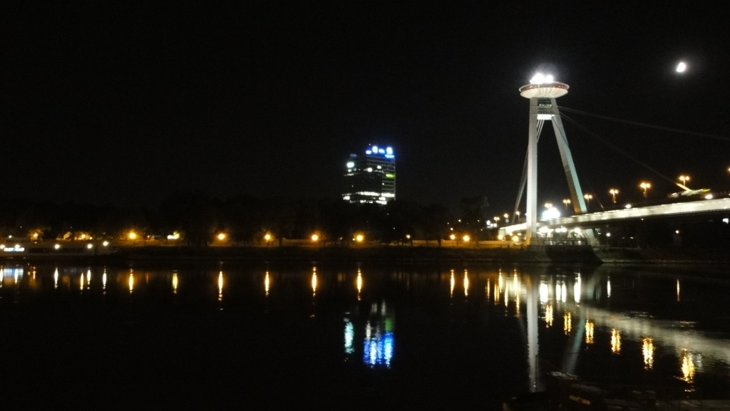 http://s3.picofile.com/file/7499145478/048_2_.jpg