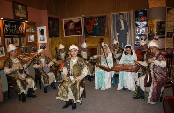 http://s3.picofile.com/file/7500857632/kurultaj_qurultay06.jpg