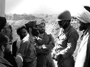 مقام معظم رهبري در جبهه