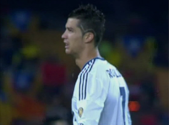 http://s3.picofile.com/file/7521465806/Nuevo_look_Cristiano_Ronaldo.jpg