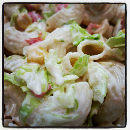 http://s3.picofile.com/file/7546790428/salad.jpg
