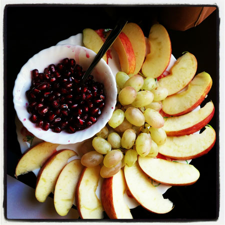 http://s3.picofile.com/file/7546792254/fruit.jpg