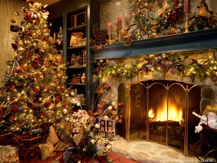 Christmas_Tree_Fireplace_1024_127315.jpeg