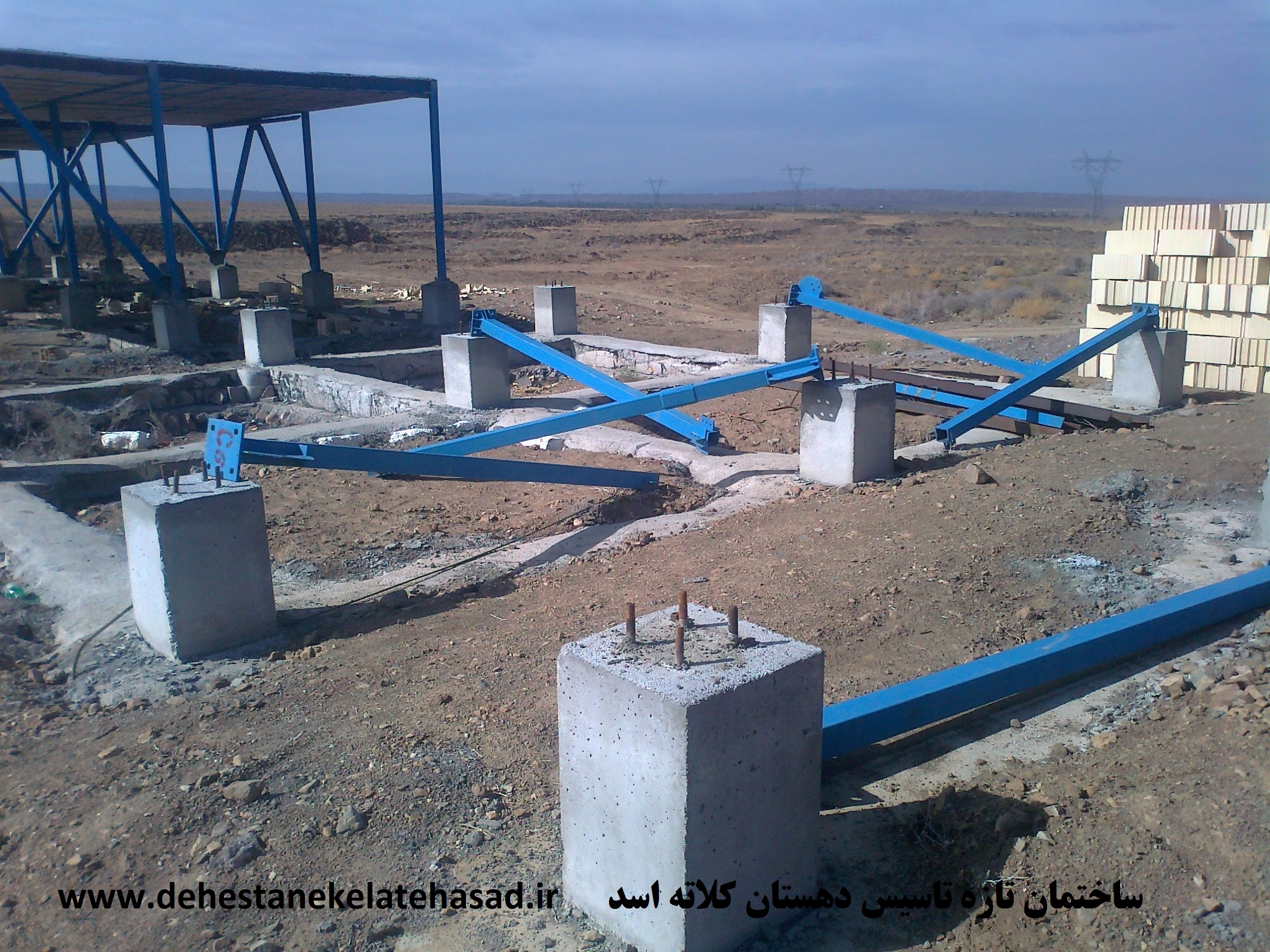 http://s3.picofile.com/file/7638046983/sakhtaman_02.jpg