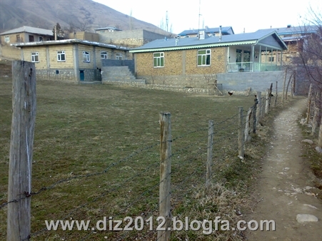 http://s3.picofile.com/file/7673969244/20131122409.jpg