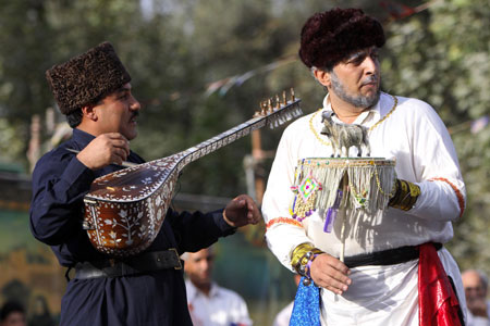 http://s3.picofile.com/file/7687125371/tekemchi_ashiq.jpg