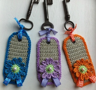 آویز موبایل یا کلید قلاب بافی