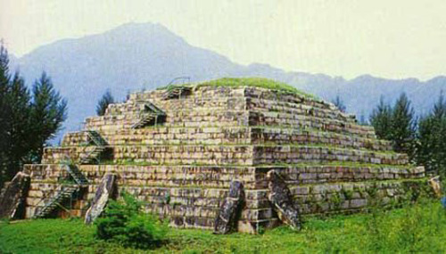 http://s3.picofile.com/file/7720615157/1363843624_turkpiramitlerie.jpg