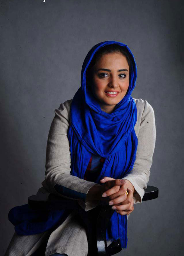 http://s3.picofile.com/file/7720820000/narges_mohammadi05.jpg