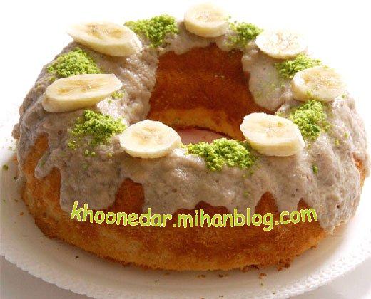 کیک وانیلی با سس موز