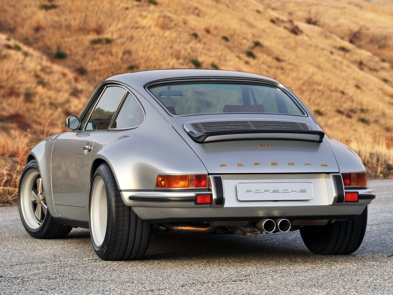 Singer_911_2011_1_.jpg