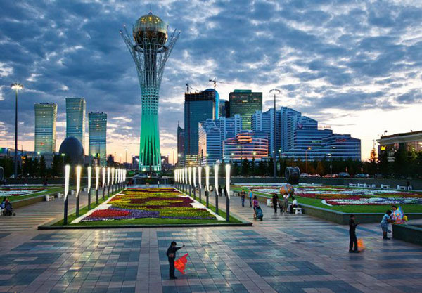http://s3.picofile.com/file/7960760000/bayterek2.jpg