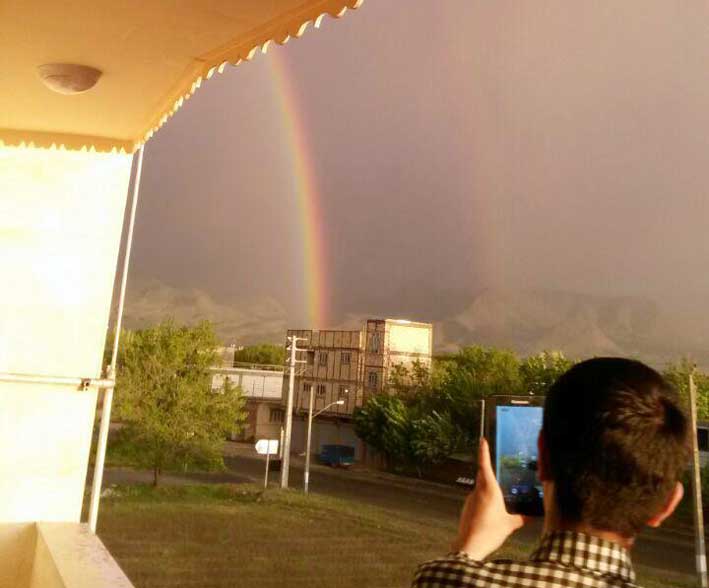 تصاویر زیبای رنگین کمان بعد از باران عصر پنجشنبه گذشته در قاضی جهان 