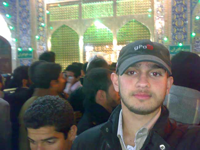 شهید محمّد علی دولت آبادی درحرم حضرت عبدالعظیم حسنی