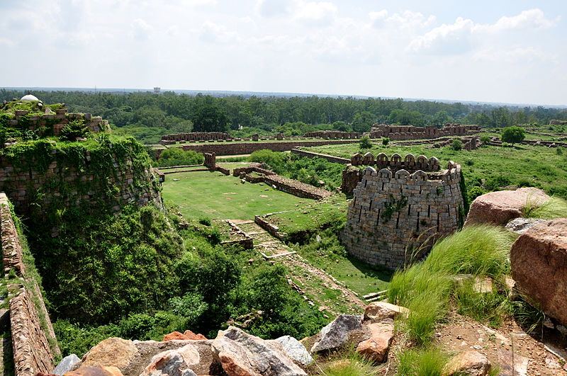 http://s3.picofile.com/file/8196300076/02Bastions_at_the_Old_City_of_Tughlaqabad.JPG