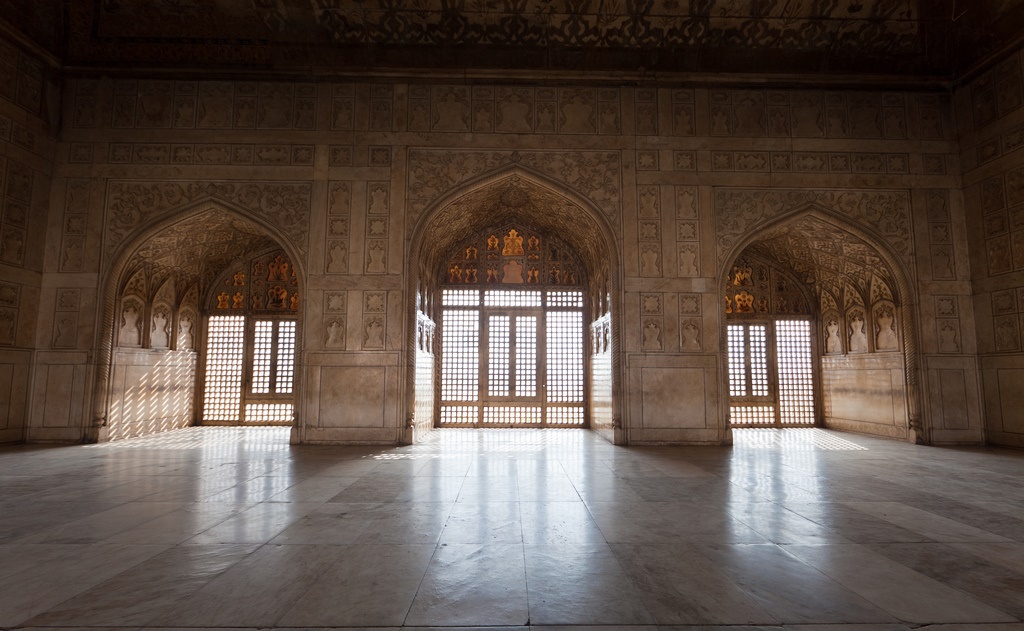 http://s3.picofile.com/file/8197392626/Red_Fort_Agra_9.jpg