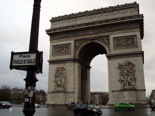 فرانسه ، پاریس (موزۀ لوور، شانزه لیزه، دروازۀ پیروزی) – ۱ فوریۀ ۲۰۱۵