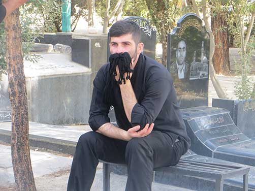 دوستان شهید محمد علی دولت آبادی در مراسم گرامیداشت سومین سالگرد شهید محمد علی دولت آبادی