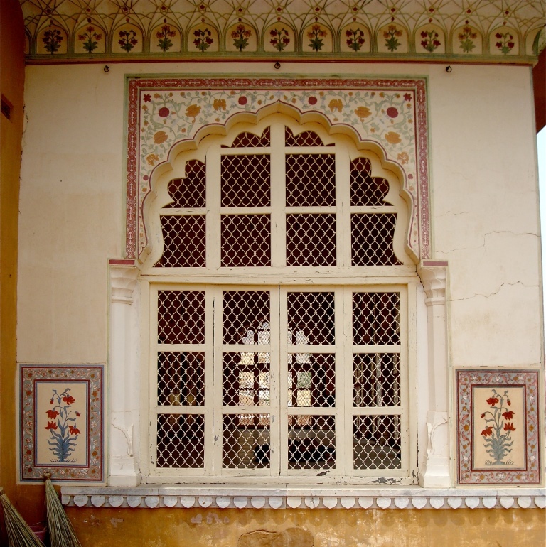 http://s3.picofile.com/file/8199619284/A_window_in_Amber_Fort_Jaipur.jpg