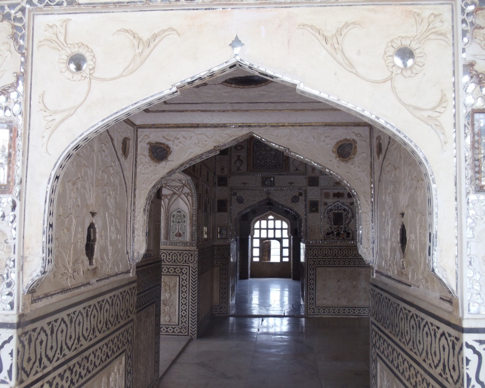 http://s3.picofile.com/file/8199620250/india_jaipur_amber_fort_palace_museum_interior.jpg