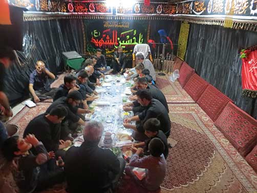 افطارروزه داران هیئت زوارالحسین(ع)، سومین سالگرد شهادت استوار دوم محمد علی دولت آبادی