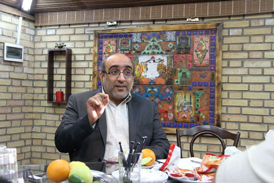 http://s3.picofile.com/file/8202250976/545913_893.jpg