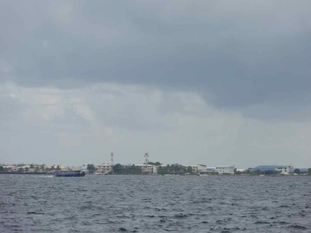 http://s3.picofile.com/file/8203072342/059.jpg