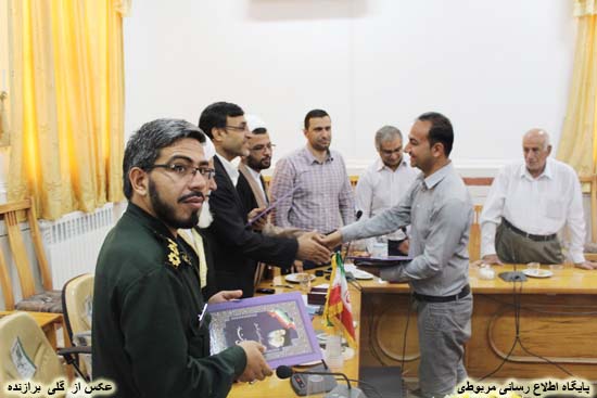http://s3.picofile.com/file/8206649276/jalase_shorae_edari_bakhsh_25_mordad_94_4_.jpg