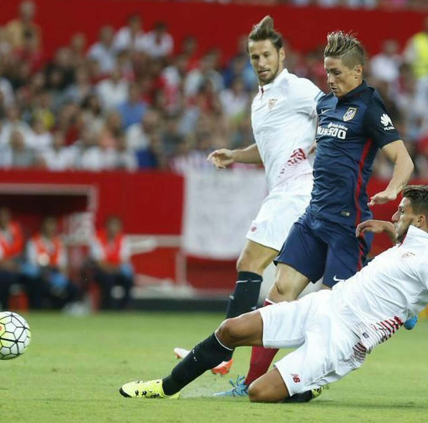 http://s3.picofile.com/file/8209439776/Fernando_Torres_vs_Sevilla_Pics_By_F9Tfans_blogsky_com_4_.jpg